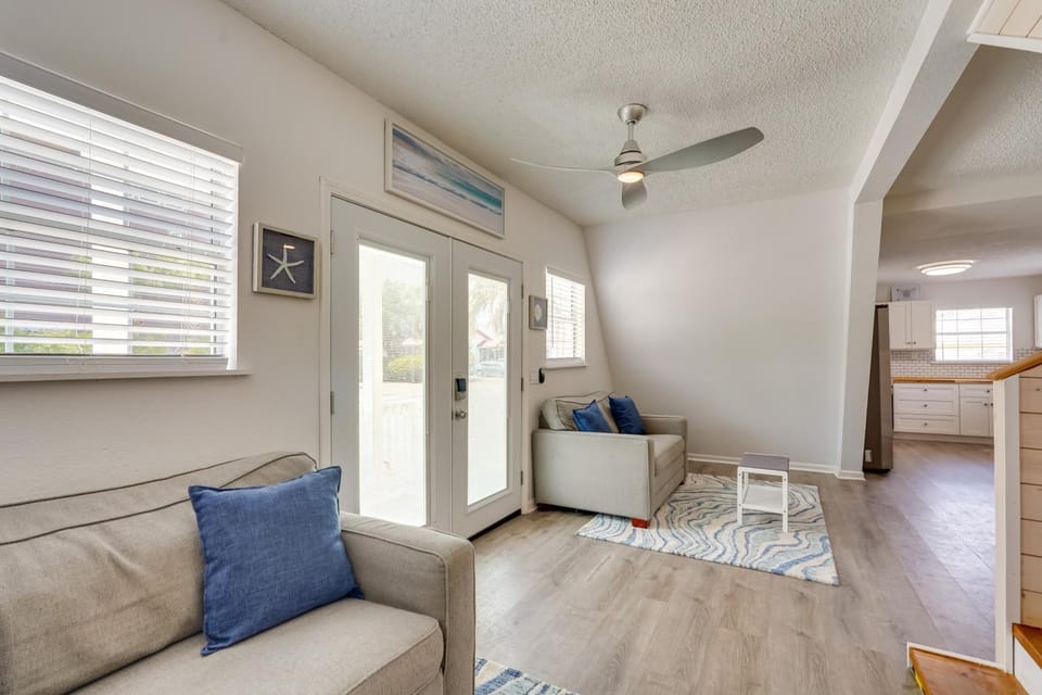Walk to Beach: 3-Bed Beach House w/ Parking! House in Lower Grand Lagoon
