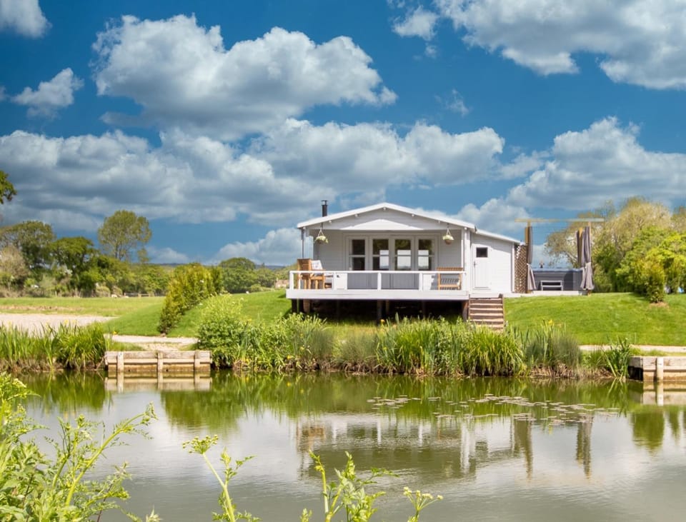 Nestledstays - Primrose House in Arun District