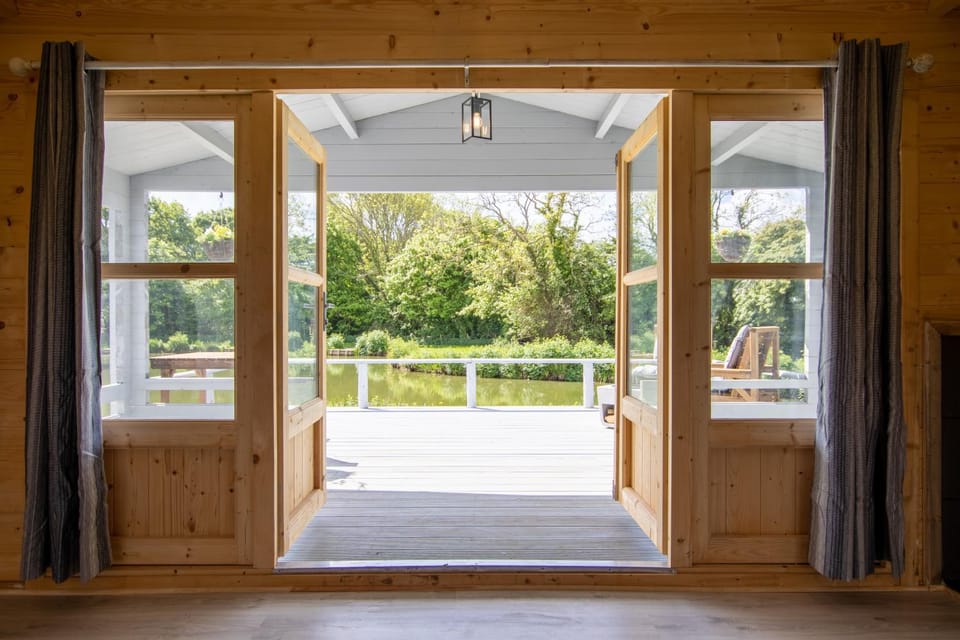 Nestledstays - Primrose House in Arun District