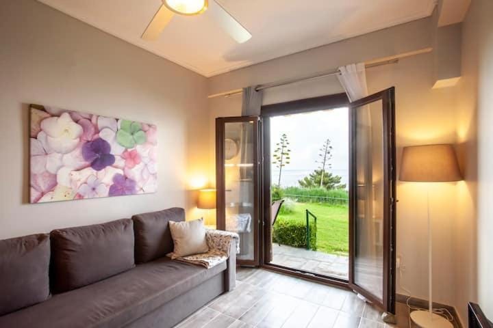 Mola Kaliva sea view, 100m from the beach! Apartment in Halkidiki