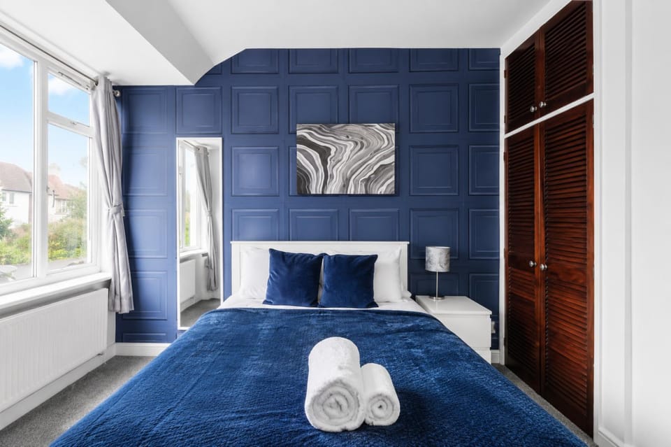Modern Serviced Accommodation Norbury House in Croydon