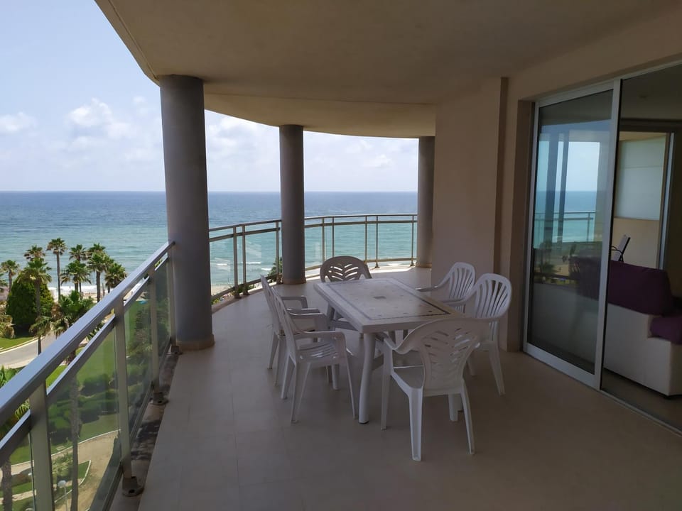 View (from property/room), Balcony/Terrace