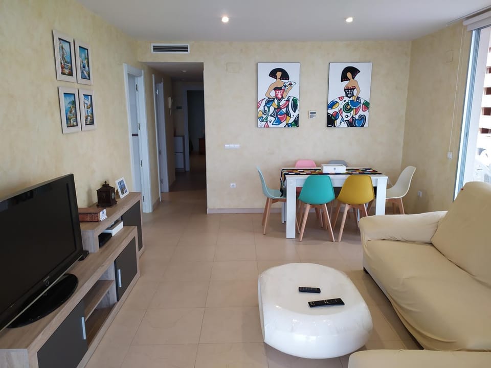 Communal lounge/ TV room, Living room