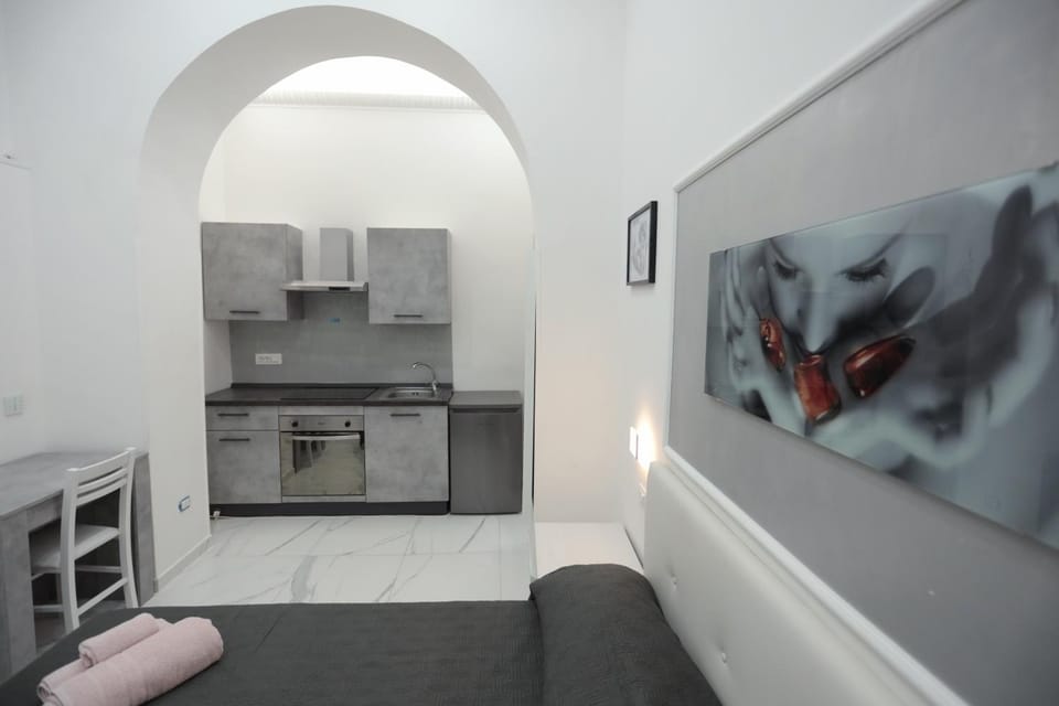 Kitchen or kitchenette, Photo of the whole room, pet friendly, stove