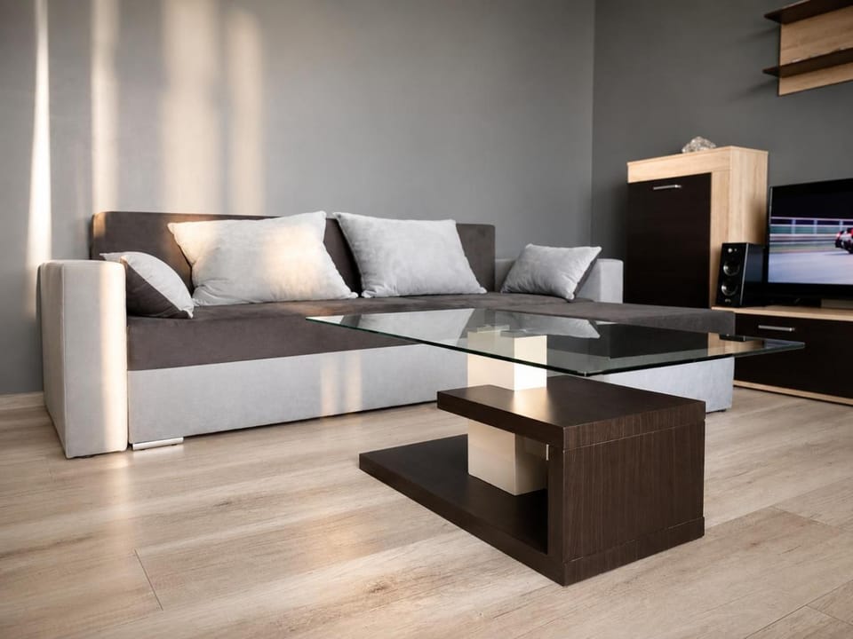 TV and multimedia, Living room, Seating area, Evening entertainment