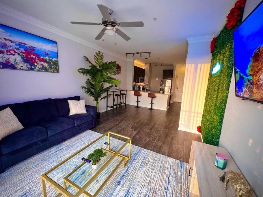 Tropical Breeze - 2Bedroom - 2Bathroom - NRG - Med Center - Pool - Gym - Sleep 6 Apartment in Houston