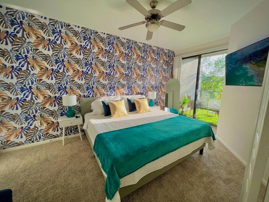 Tropical Breeze - 2Bedroom - 2Bathroom - NRG - Med Center - Pool - Gym - Sleep 6 Apartment in Houston