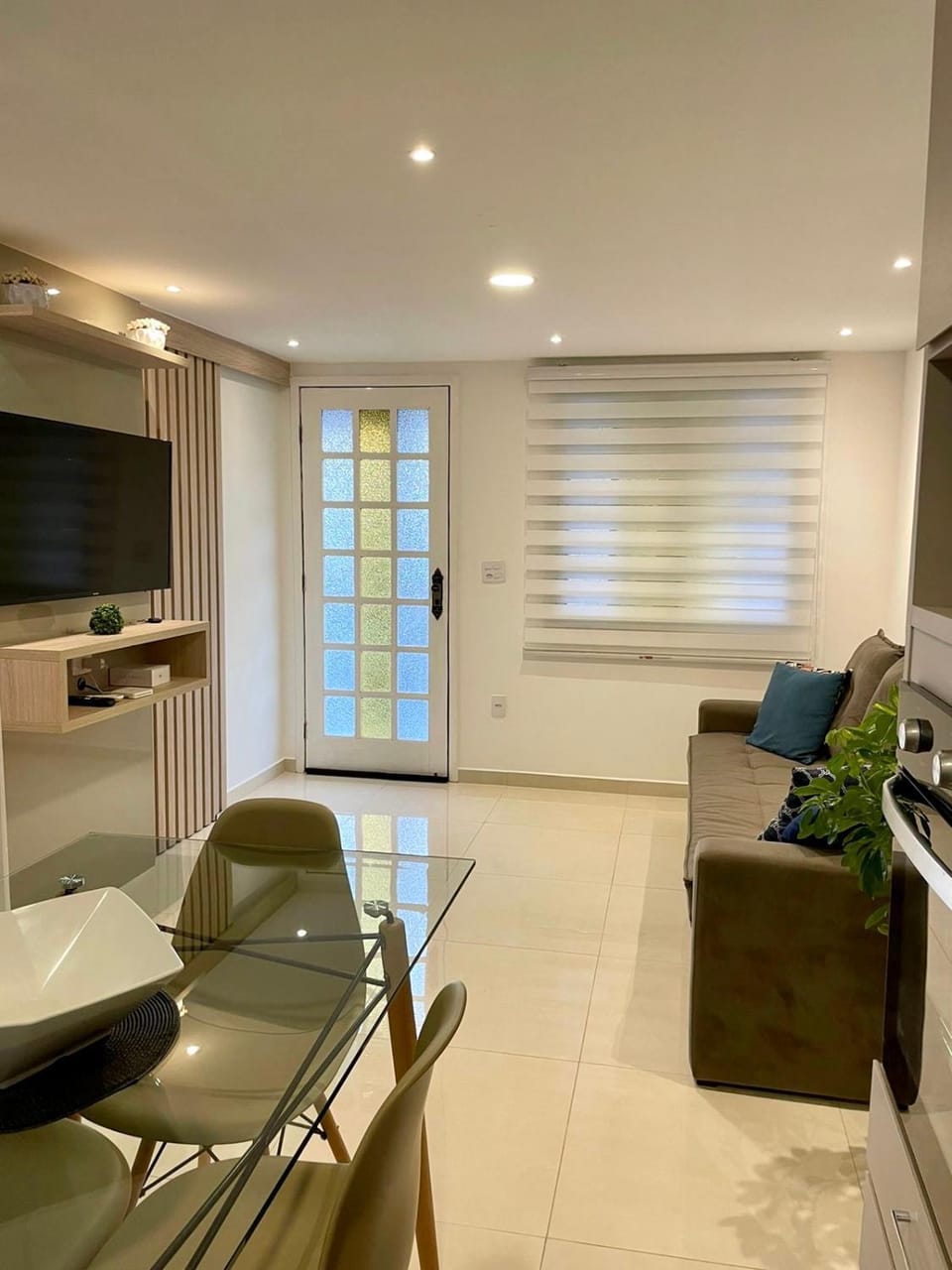 Apartamento impecável ao lado da Praia Grande para até 8 pessoas Apartment in State of Rio de Janeiro