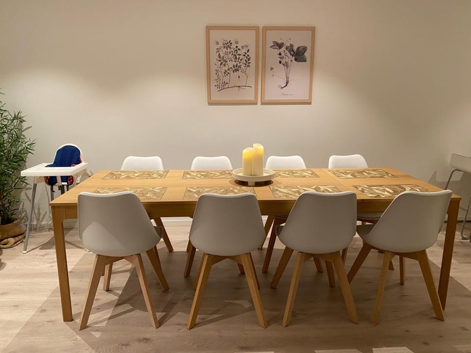 Living room, Dining area