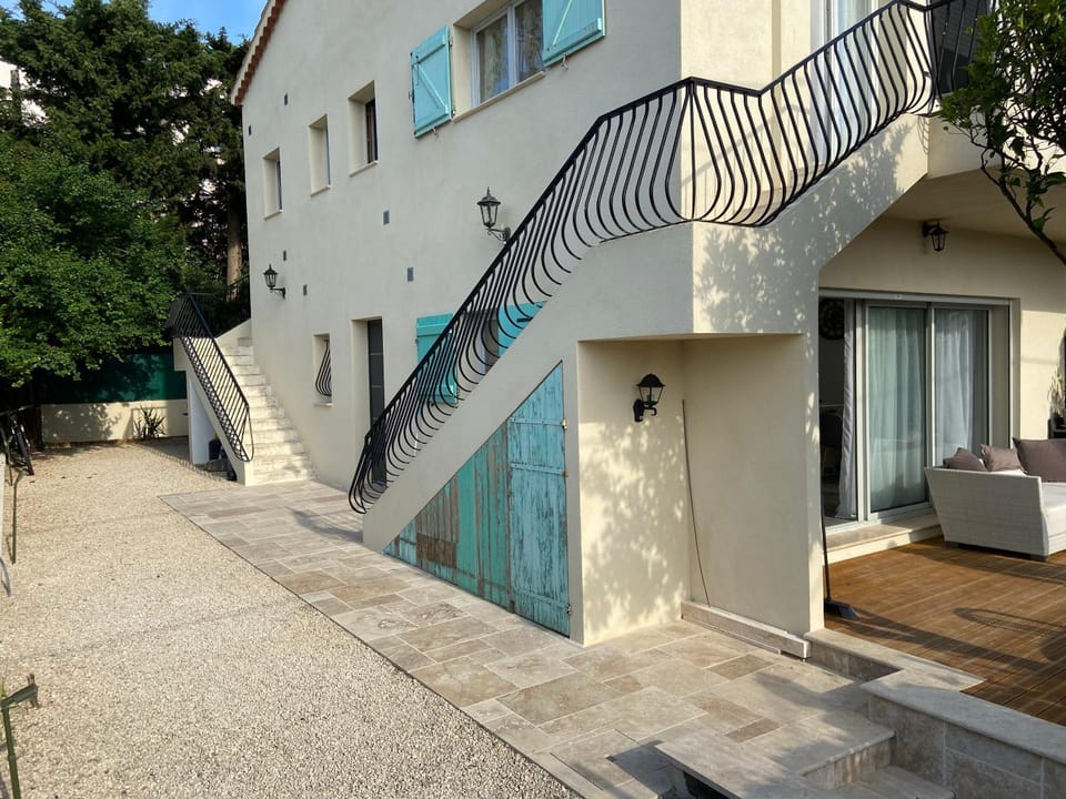 Property building, Facade/entrance