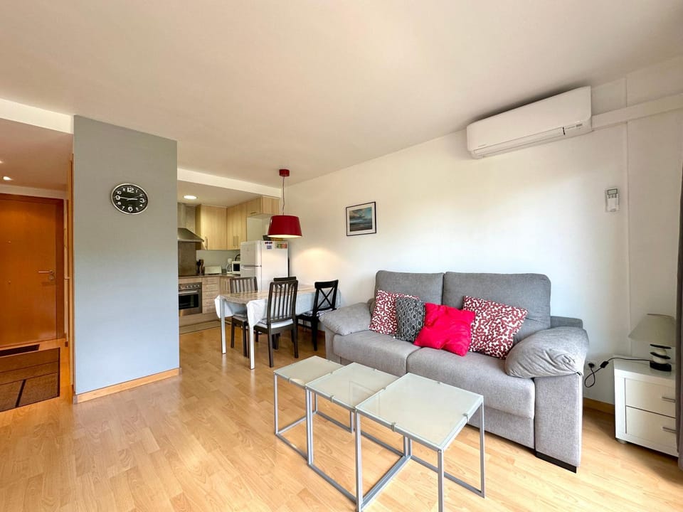 V017 - PORTO MARINA Apartment in Roses