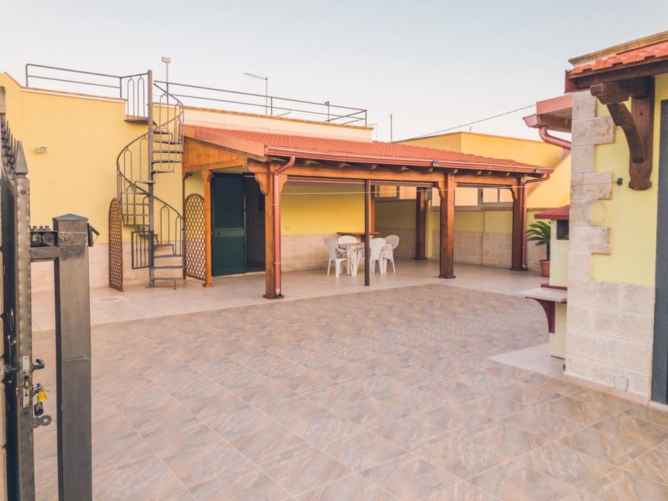 Patio, Garden, Balcony/Terrace