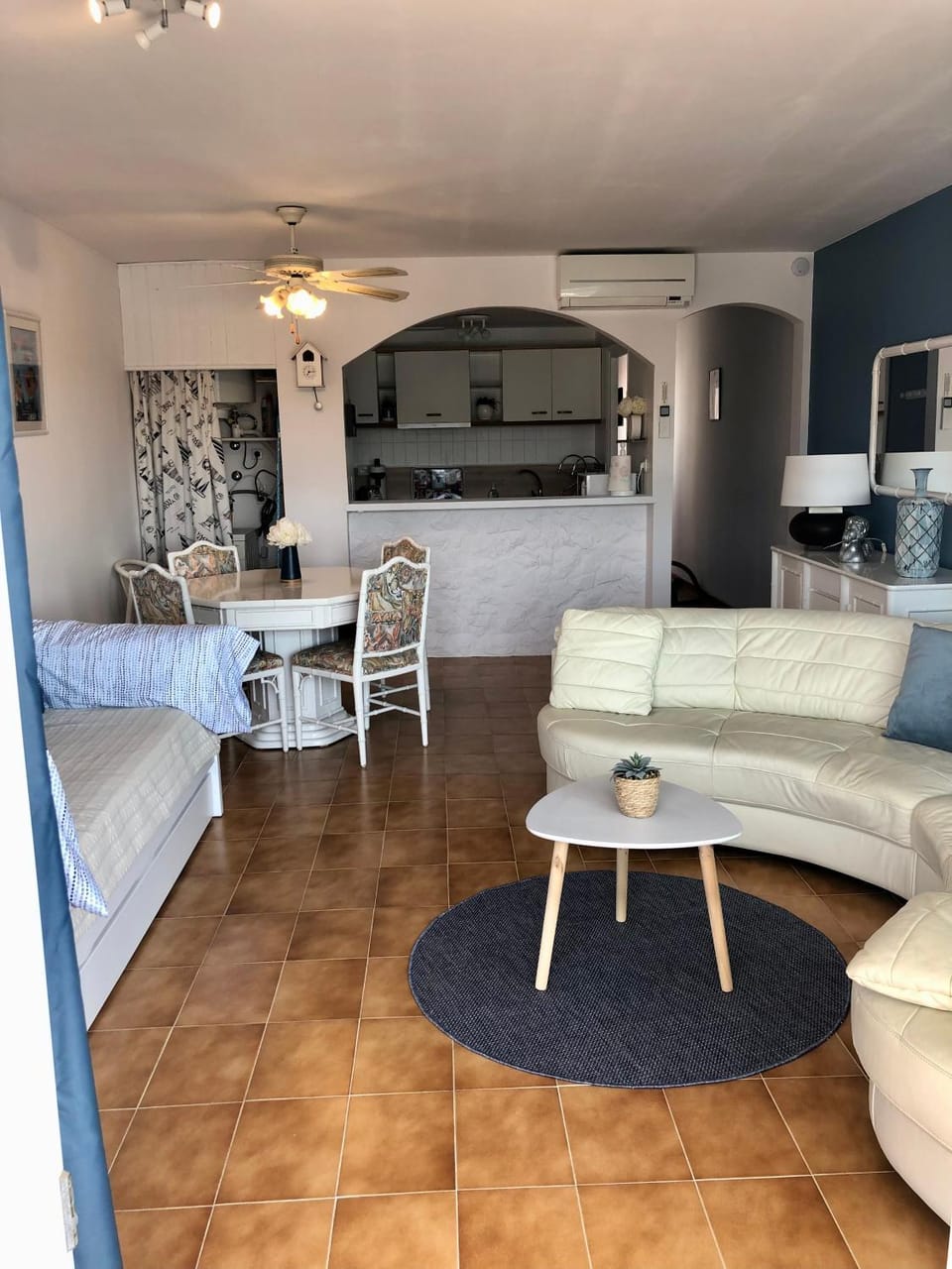 Kitchen or kitchenette, Living room, Dining area