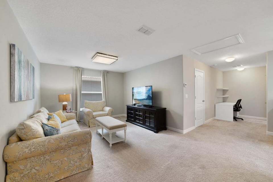 Communal lounge/ TV room, Living room