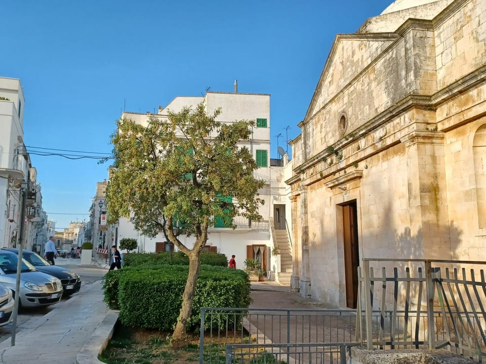 Property building, Street view