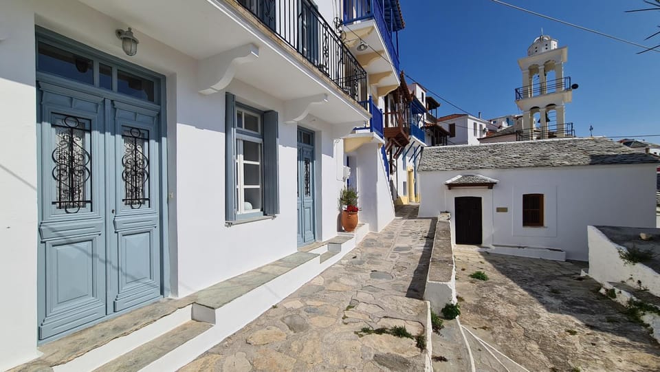 Property building, Facade/entrance, Neighbourhood, City view