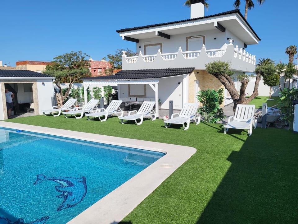Property building, Swimming pool