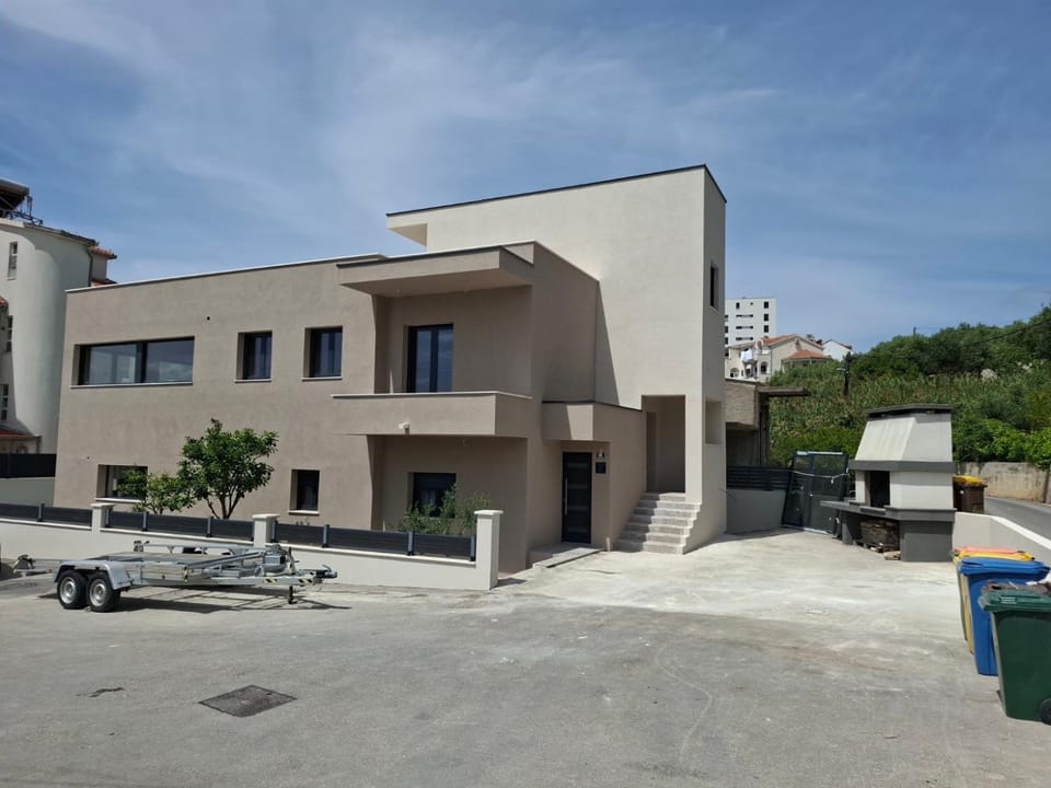Villa South Cliff Apartment in Split