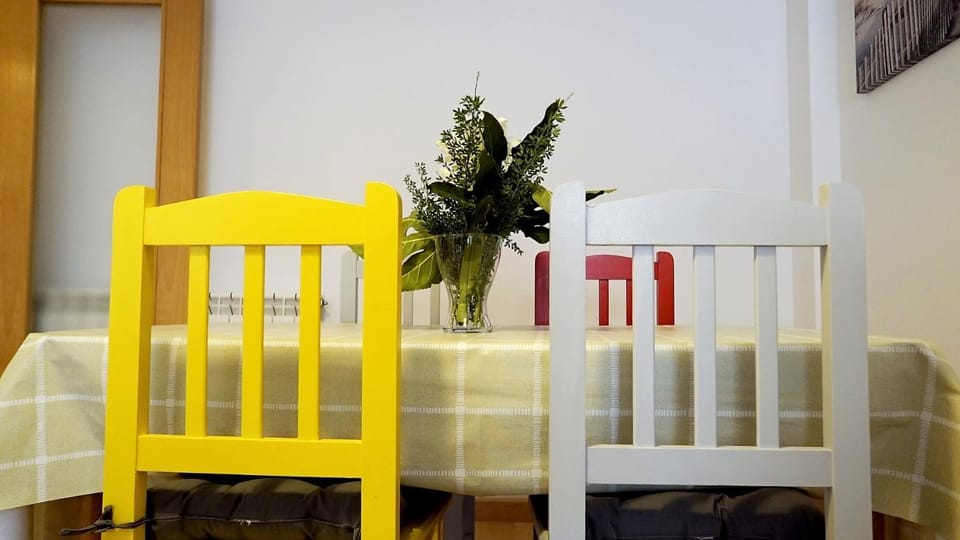 Seating area, Dining area