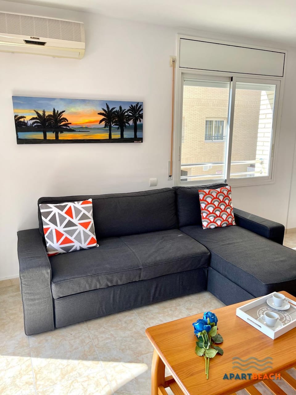 APARTBEACH NOVA PINEDA con PARKING Y CLIMA Apartment in La Pineda