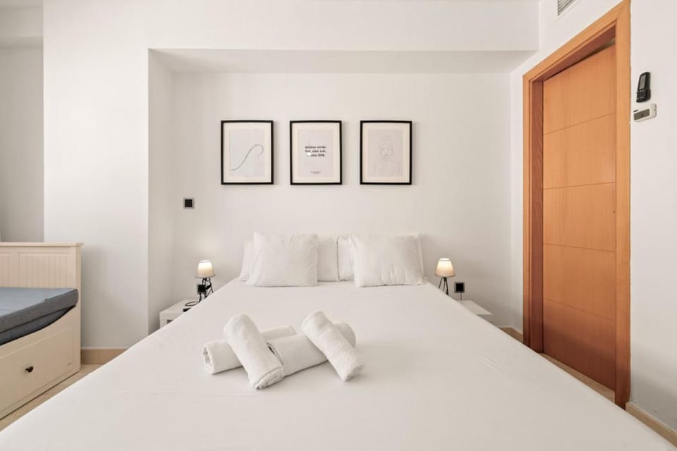 Bed, Living room, towels, wardrobe