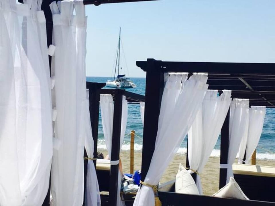 1st line on the beach! Center! /Rooftop pool Apartment in Marbella