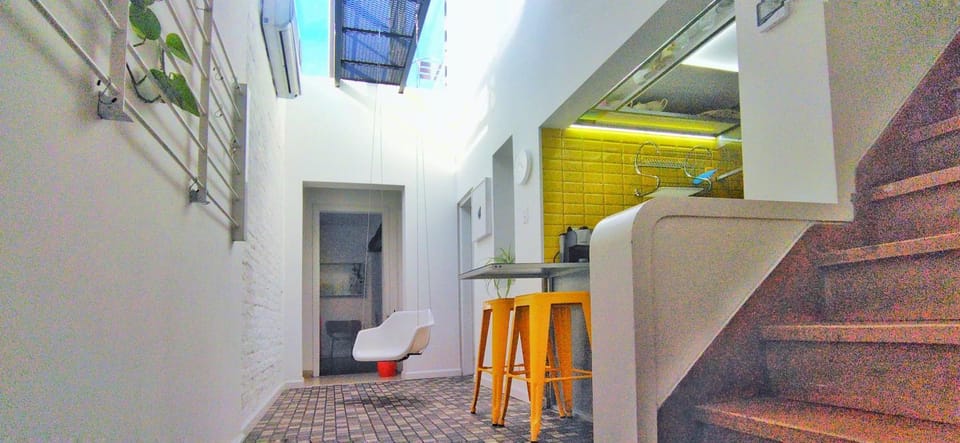 House with large terrace, jacuzzi and gated parking for one car House in Montevideo Department, Uruguay