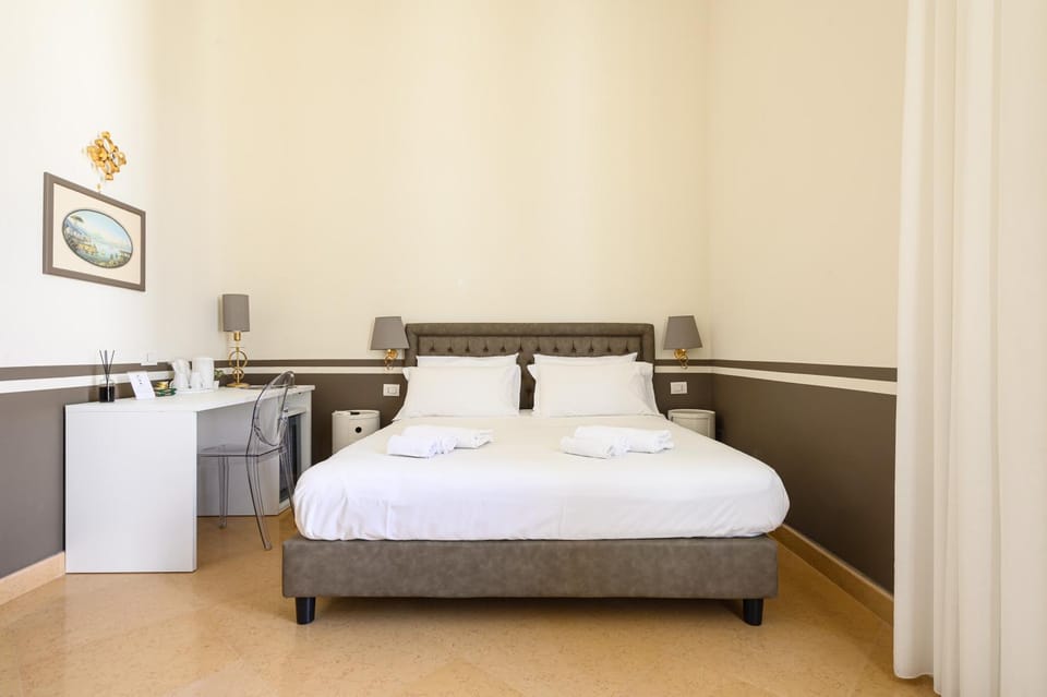 Bed, Kitchen or kitchenette, Photo of the whole room, Bedroom, towels