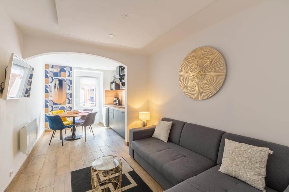 Living room, kitchen