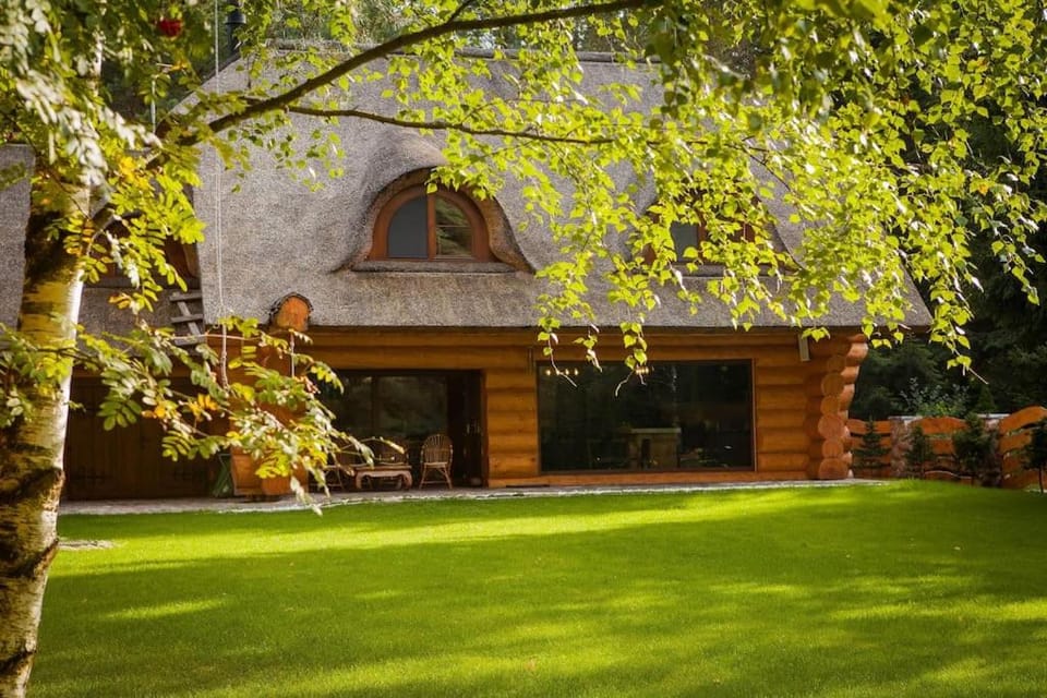 SASKI ZAKĄTEK, WAKACJE W BAJKOWYM DOMKU!!! MAZURY, SAUNA, JEZiORO, POMOST, Villa in Poland