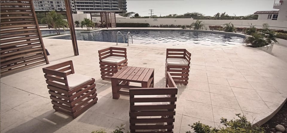 Swimming pool, Swimming pool