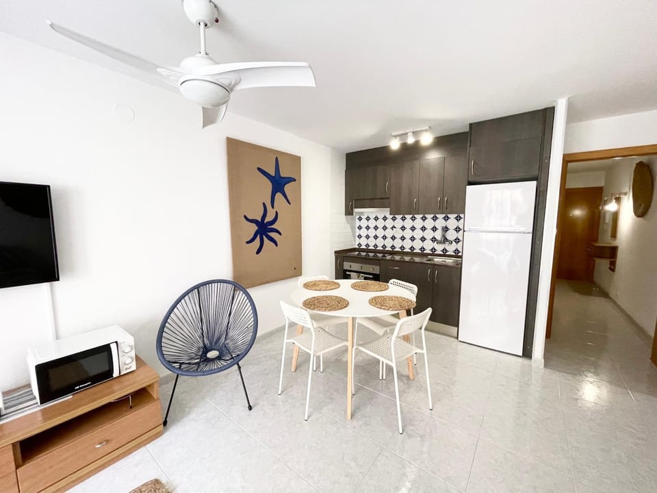 TV and multimedia, Kitchen or kitchenette, Seating area, Dining area, fireplace, minibar