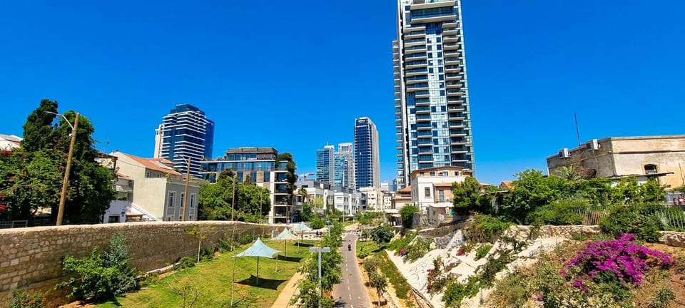 Nearby landmark, Neighbourhood