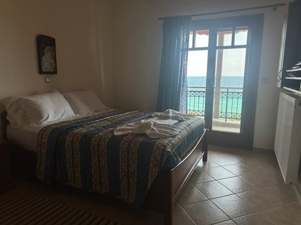 Bed, View (from property/room), Balcony/Terrace, Photo of the whole room, Bedroom, towels