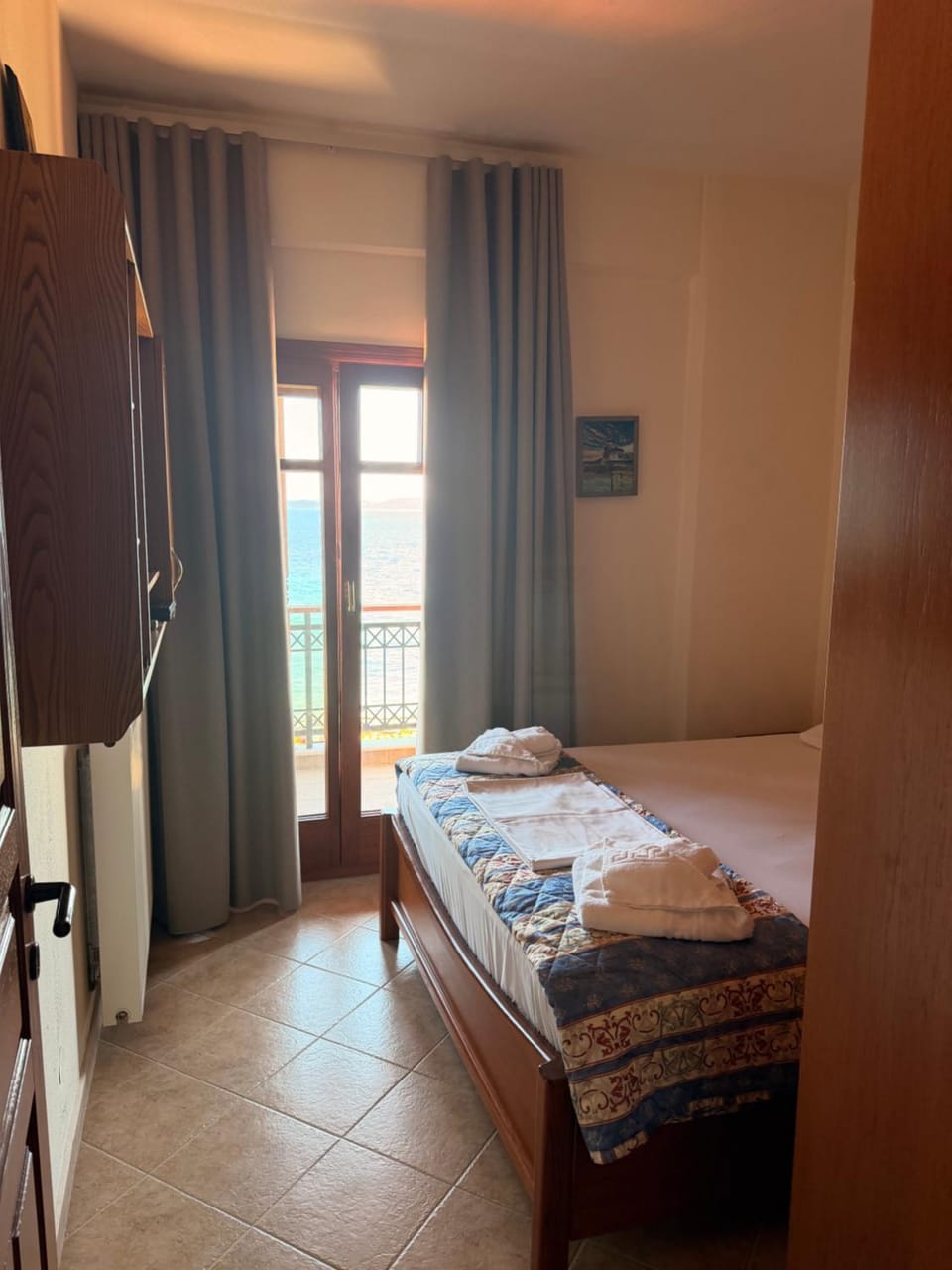 Bed, Photo of the whole room, Bedroom, towels, wardrobe