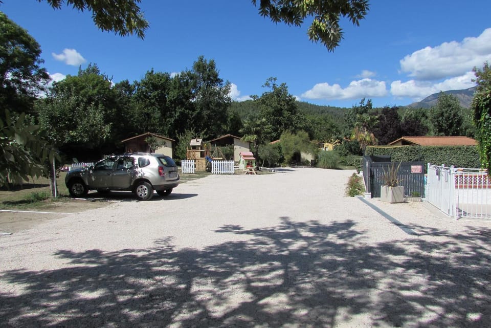 Les chalets du Verger des Ascarines House in Catalonia