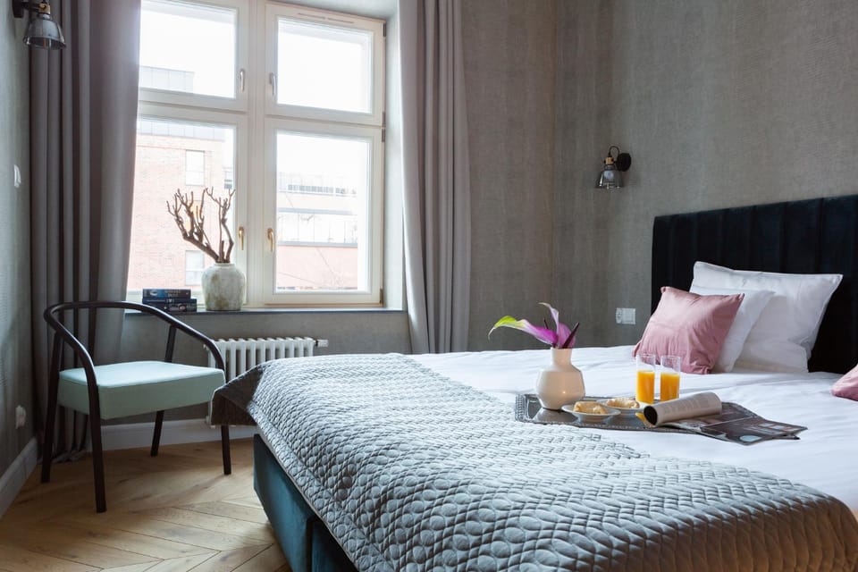 Bed, Living room, Photo of the whole room, Bedroom, City view, Street view, Quiet street view, Inner courtyard view, internet, internet