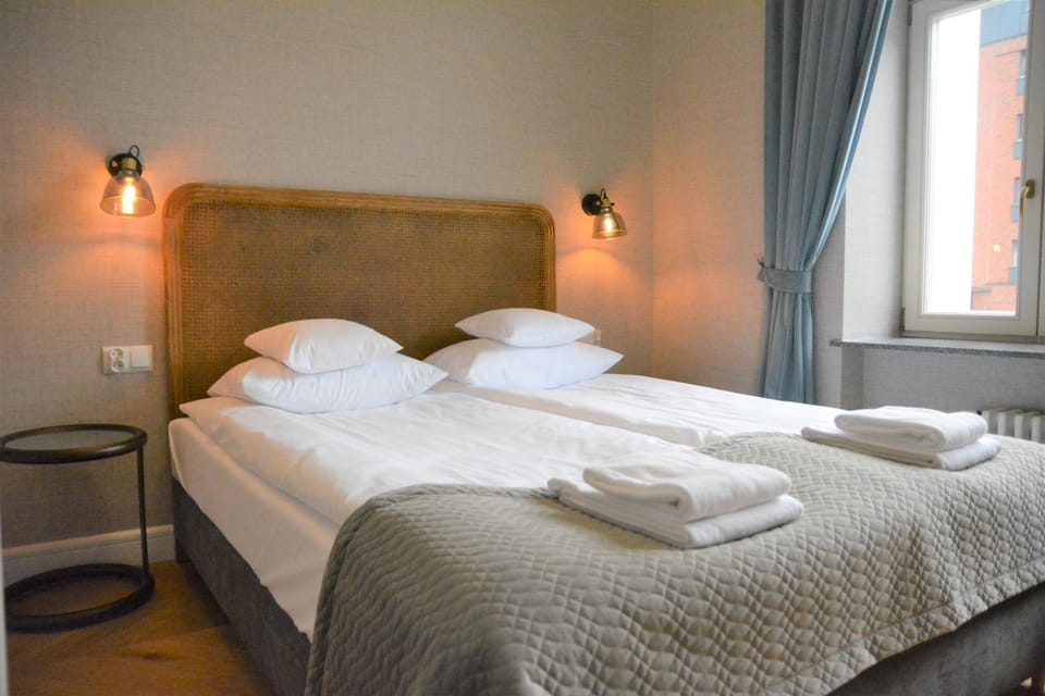 Bed, View (from property/room), Photo of the whole room, Bedroom, Street view, Quiet street view, Inner courtyard view, internet, internet, towels