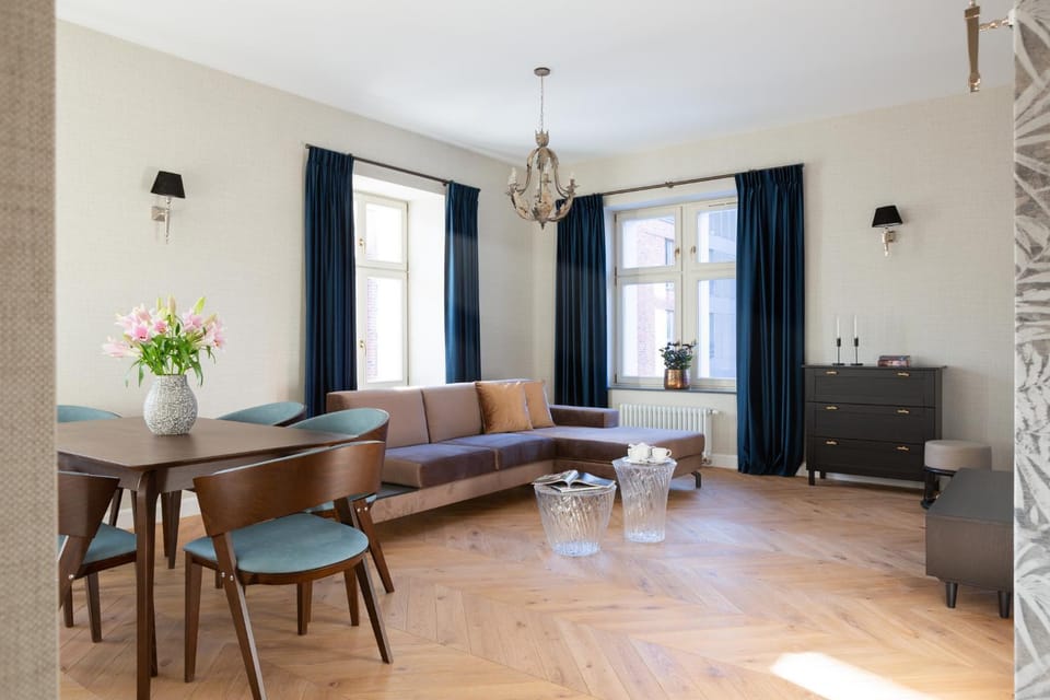 TV and multimedia, Living room, Seating area, Dining area, Street view, Quiet street view, Inner courtyard view, internet, internet