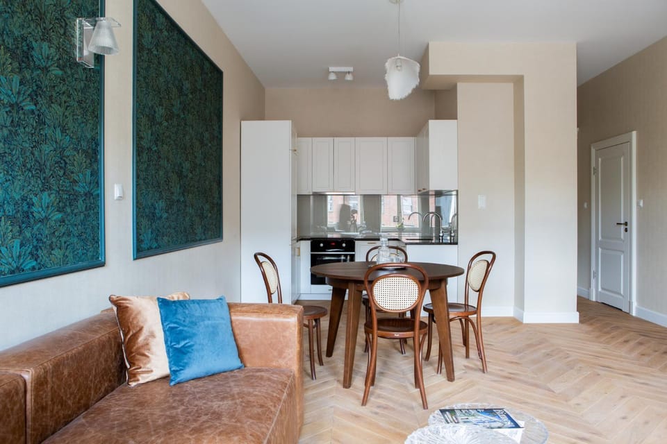 TV and multimedia, Kitchen or kitchenette, Living room, Seating area, Dining area, internet, internet