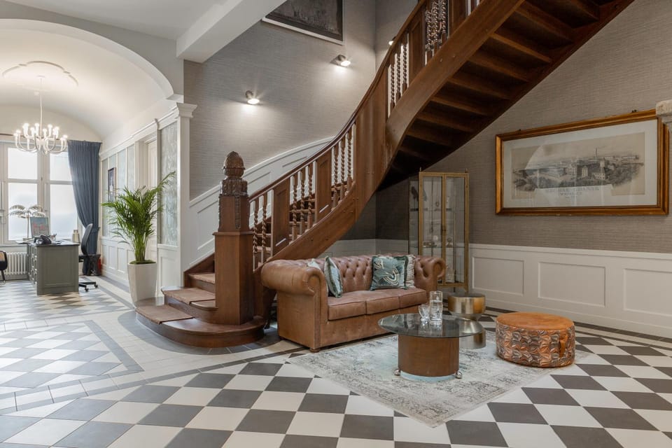 Lobby or reception, Lobby or reception, Internal: Not applicable to any particular room