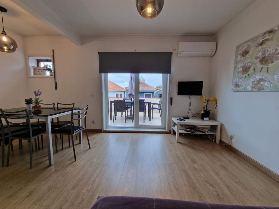 TV and multimedia, Balcony/Terrace, Living room, air conditioner
