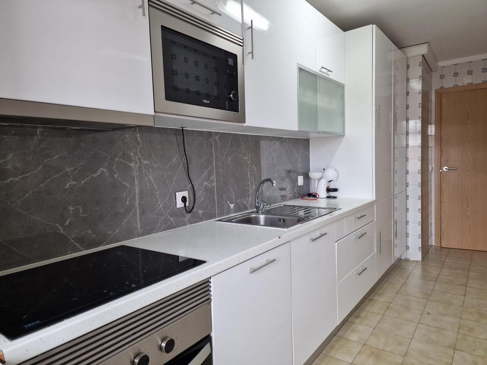 microwave, oven, stove, kitchen