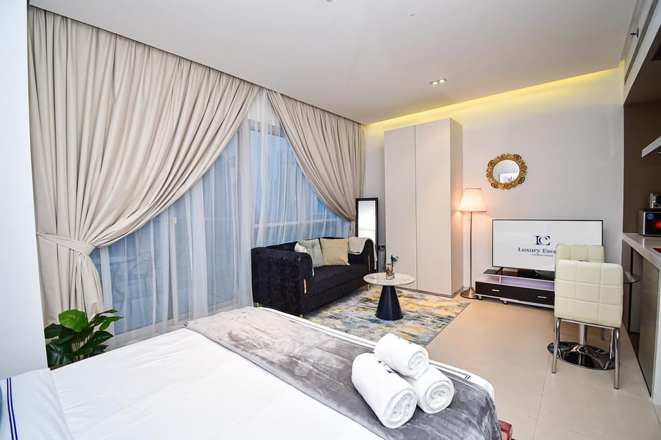 TV and multimedia, Living room, Photo of the whole room, Seating area, Bedroom, towels