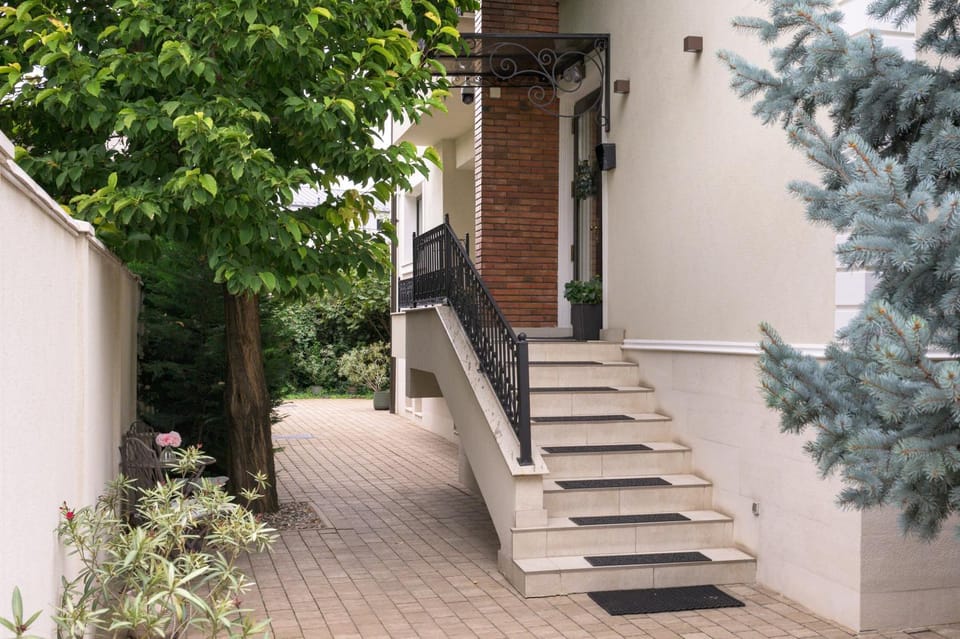 Pensiunea Casa Sturza Bed and Breakfast in Moldova