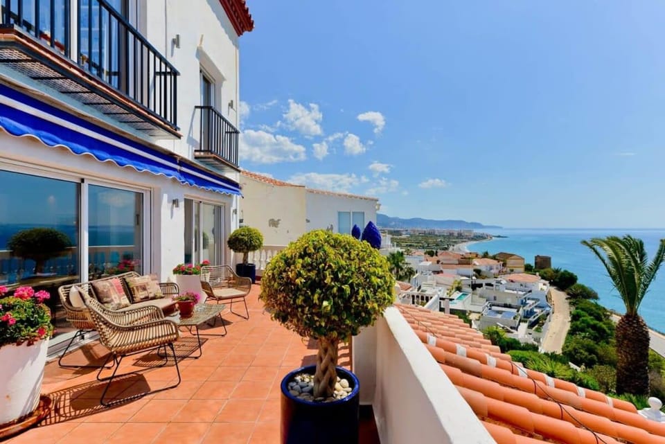 Calle Ladera Marina Apartment in Axarquía