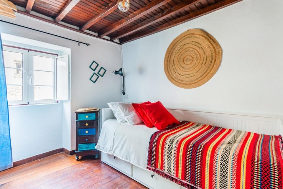 Casa das 10 Janelas at Monsanto Bed and Breakfast in Extremadura, Spain