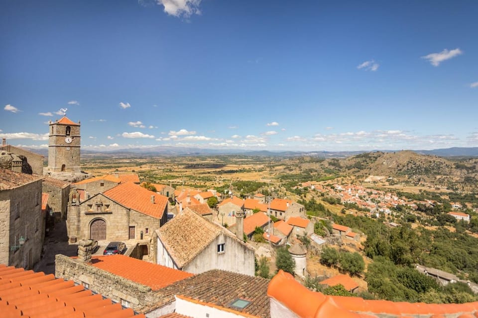 Casa das 10 Janelas at Monsanto Bed and Breakfast in Extremadura, Spain