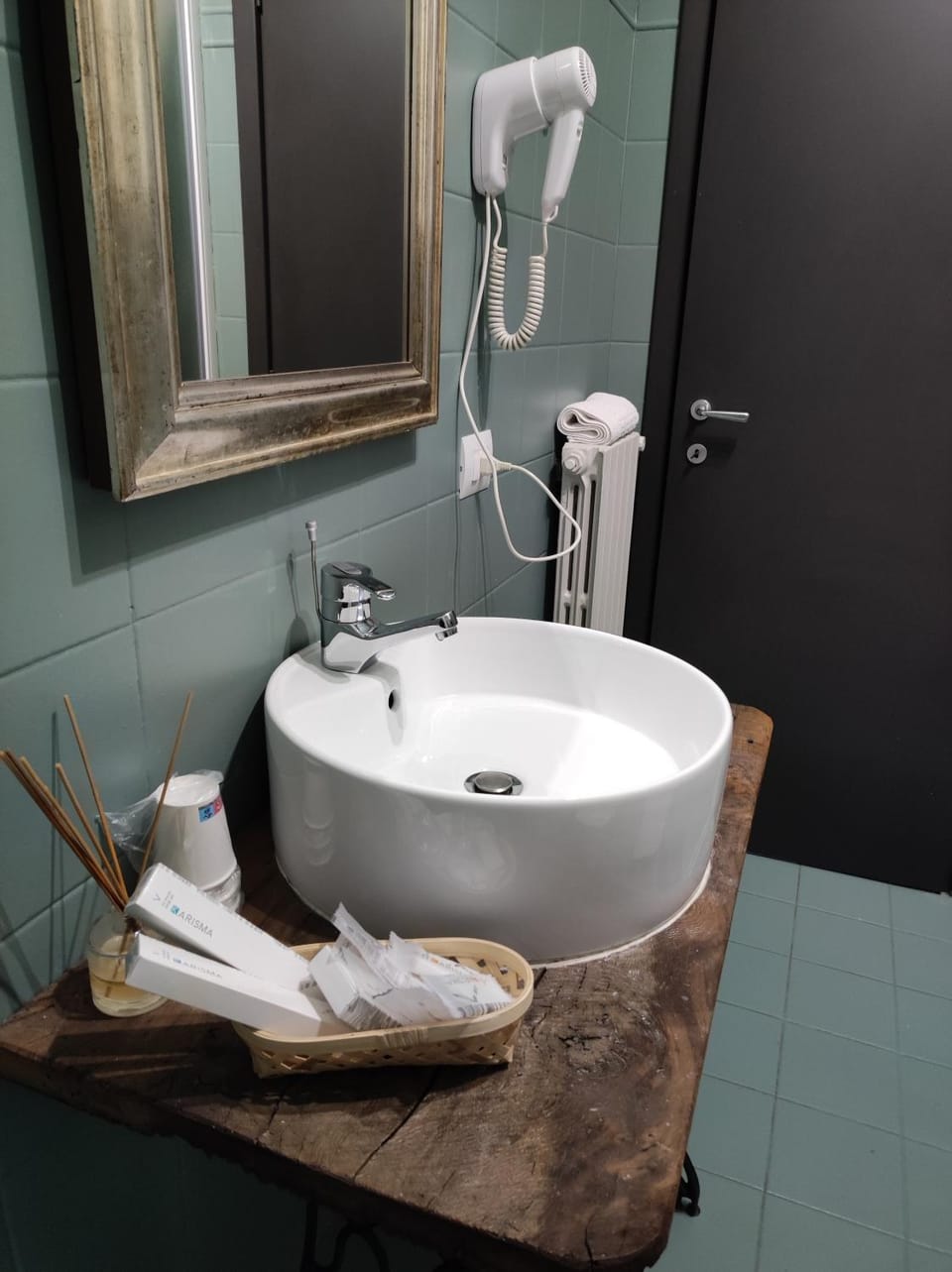 Bathroom, heating