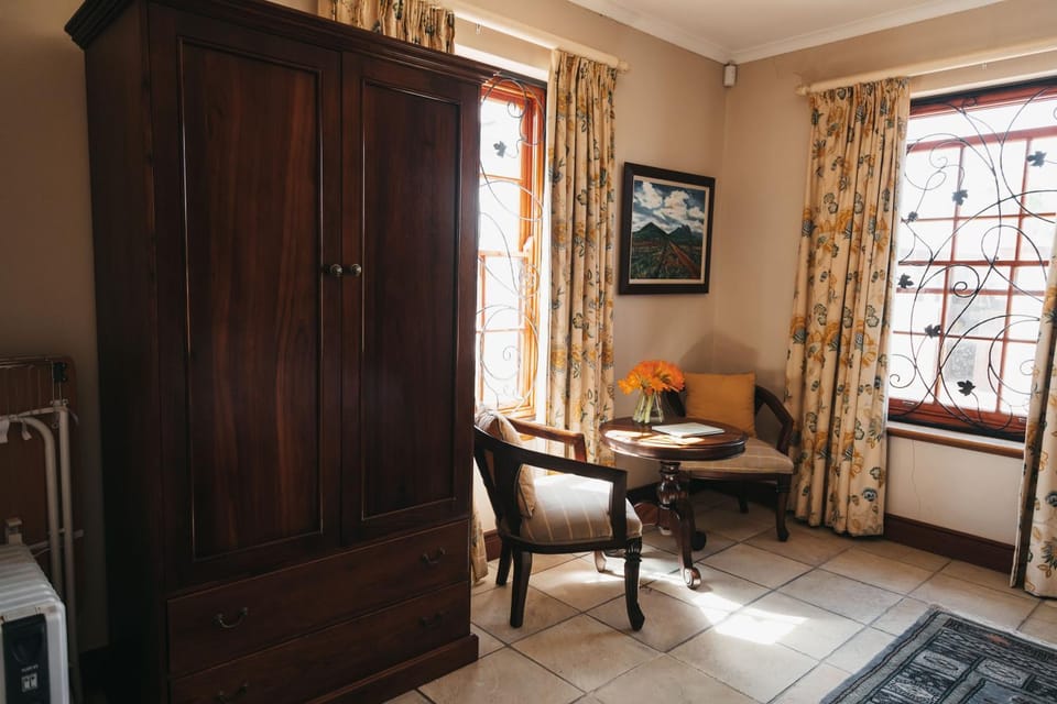 Seating area, wardrobe